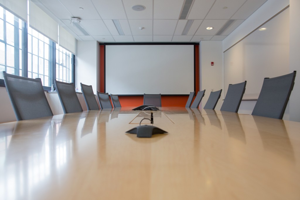 Save energy by using daylight at the office